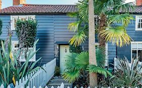 Charming Dulwich Cottage